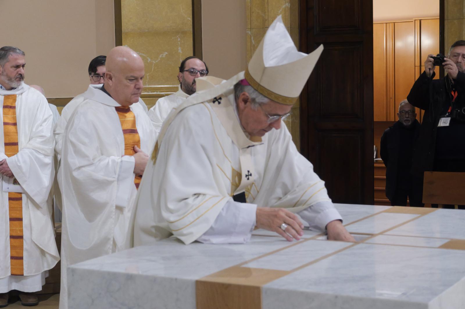 planellas dedicació altar