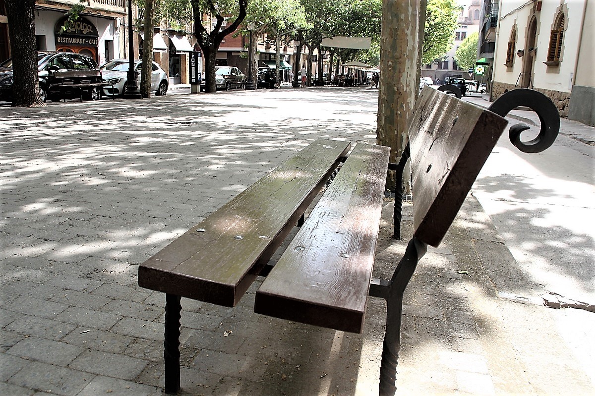 Un banc del Passeig de Solsona recordarà la petjada de mossèn Jesús Huguet