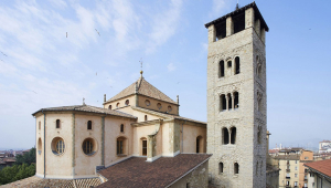 Missa de Diumenge de Pasqua i Benedicció Apostòlica des de Vic #Preguemacasa