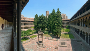 El claustre del monestir de Pedralbes. Jardí simbòlic