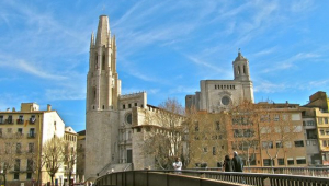 El campanar de Sant Feliu de Girona. De torre de defensa a cloquer