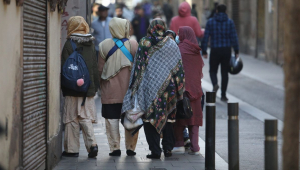 Joves musulmanes contra el hijab: "És un mecanisme de control contra les dones"