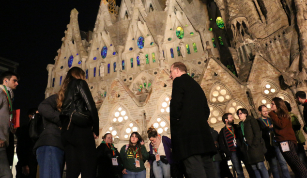 36 centres d’esplai a la Sagrada Família amb la Nit dels animadors de la fe 