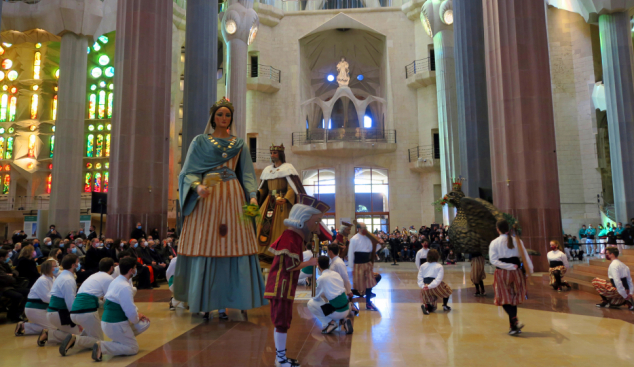 La cultura popular de Barcelona homenatja la Sagrada Família