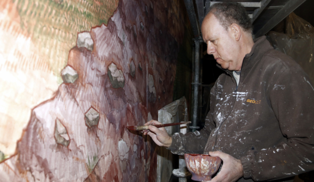 Josep Minguell acaba de pintar els frescos del temple de Santa Maria de l'Alba de Tàrrega