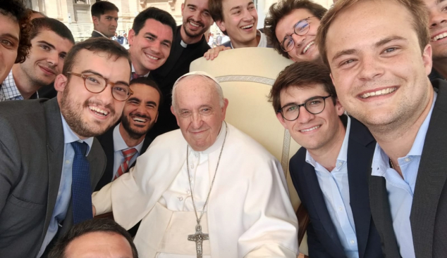 El Seminari de Terrassa saluda el papa Francesc