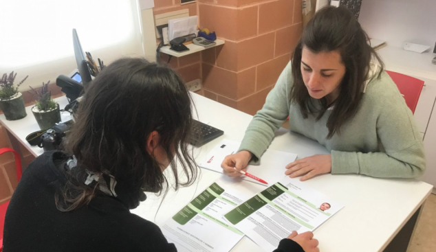 Una vintena de persones troben feina amb el programa laboral de Càritas Urgell