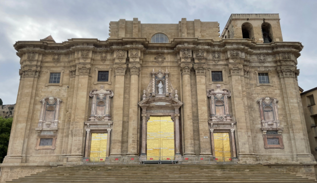 S’inaugura i beneeix la façana restaurada de la catedral de Tortosa