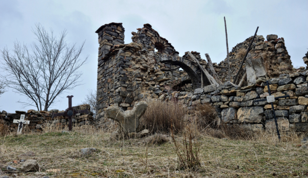 Veïns del Pallars demanen protegir els cementiris de pobles abandonats