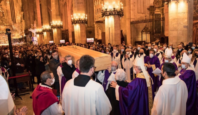 Mallorca s’acomiada de Vadell, “el bisbe enamorat de Jesús”