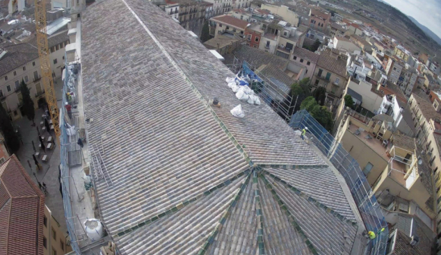 Acaba la restauració de la teulada de la basílica de Santa Maria de Vilafranca