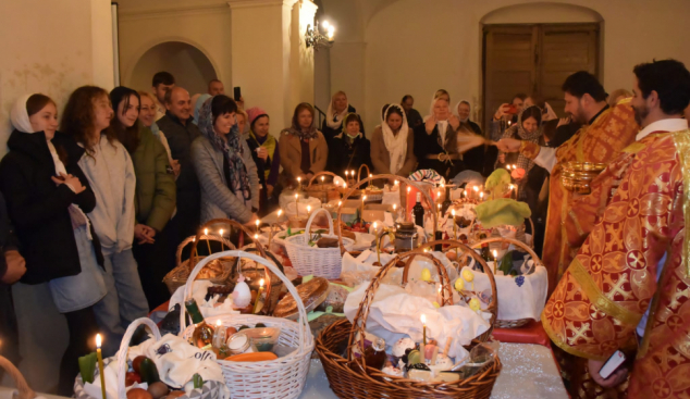 La Pasqua ortodoxa uneix el poble rus i ucraïnès a Catalunya