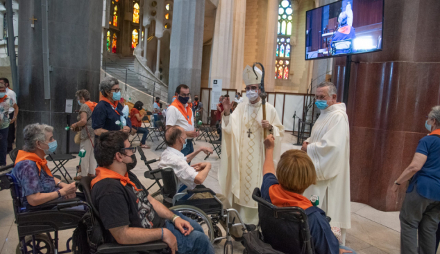 L'Hospitalitat de Lourdes aplega més de 900 persones a la Sagrada Família