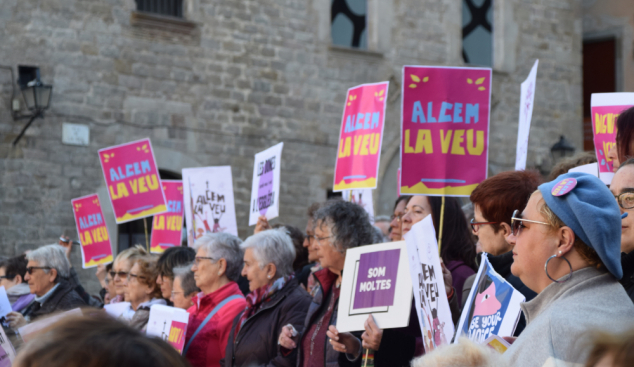 Dones d’Església fan sentir la seva veu davant la Catedral