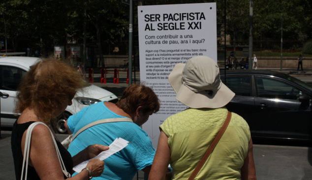 ‘La Plaça del Diàleg’ torna a portar el missatge d’Arcadi Oliveres als carrers