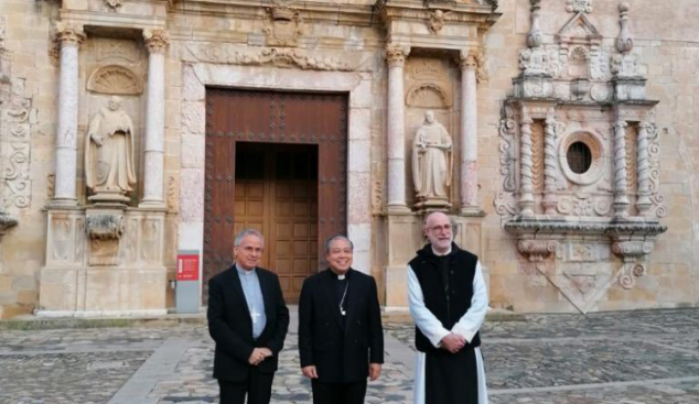 El nunci apostòlic Bernardito Auza visita, per primera vegada, el Monestir de Poblet