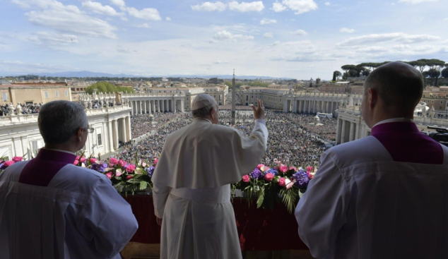 El Papa demana Urbi et Orbi fer societats “acollidores per a tothom”