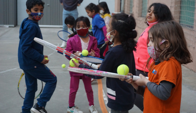 La Fundació Pere Tarrés apropa el tennis a infants vulnerables de Barcelona