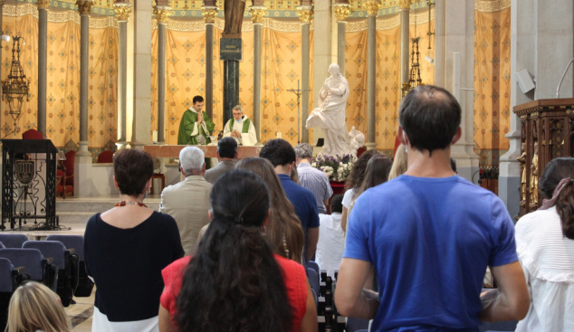 La UAO CEU rep a la Mare de Deu Pelegrina 'Mare Vine' en la inauguració del curs del seu Pastoral 