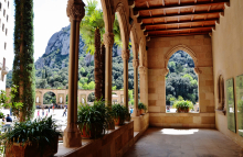 claustre abadia montserrat